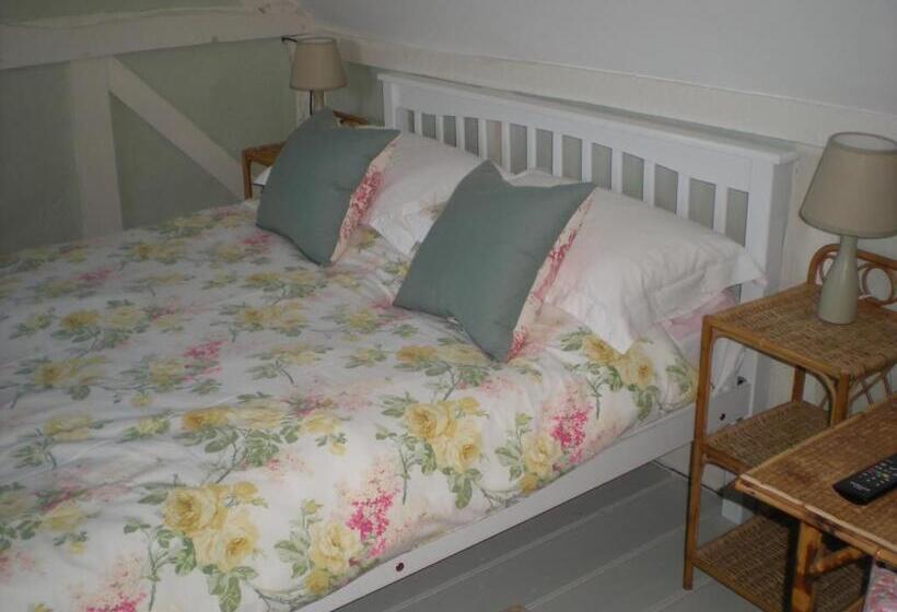 민박 Hillside Cottage