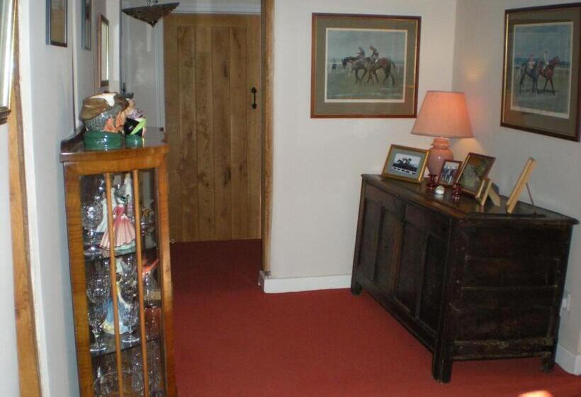 민박 Hillside Cottage