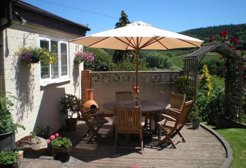 민박 Hillside Cottage