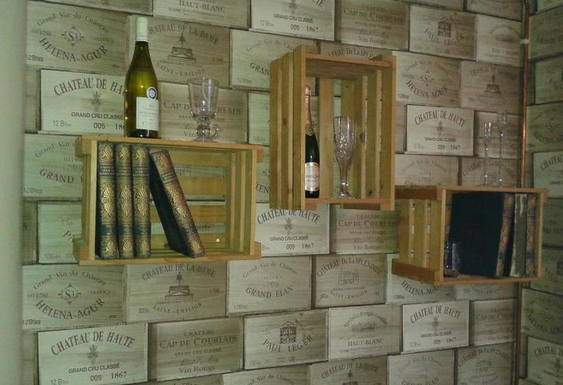 민박 Keats Cottage