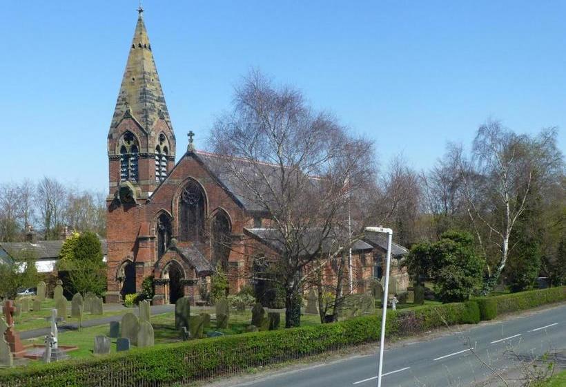 민박 Manor House Farm