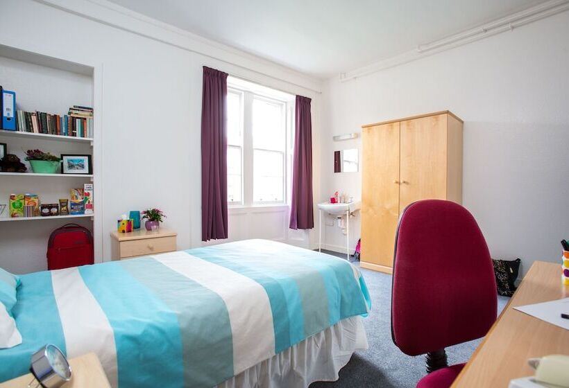 Bed and Breakfast Mcintosh Hall Campus Accommodation