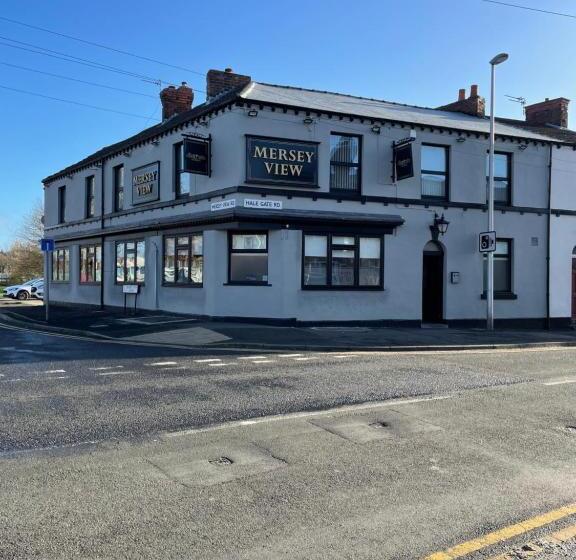 ベッドアンドブレックファースト Mersey View Hotel & Pub