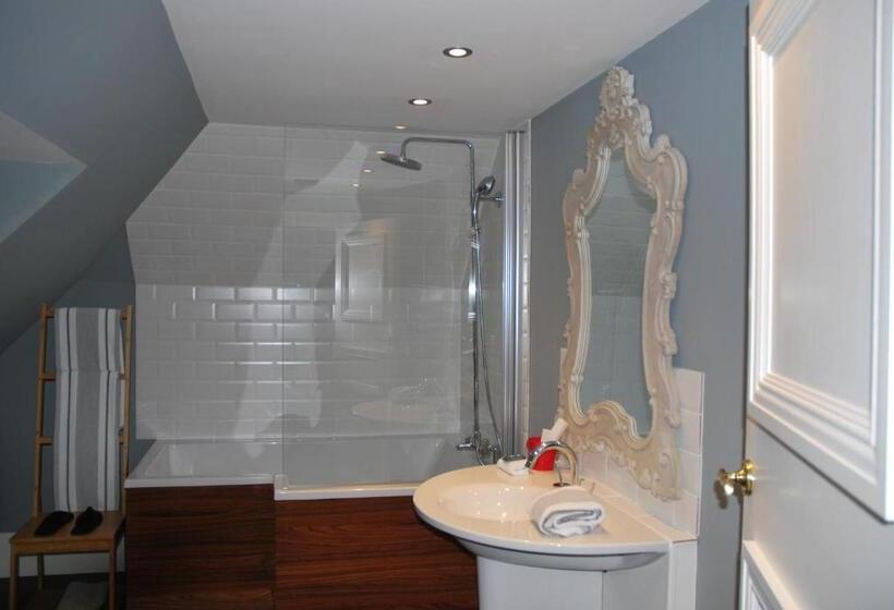 민박 Montpellier House