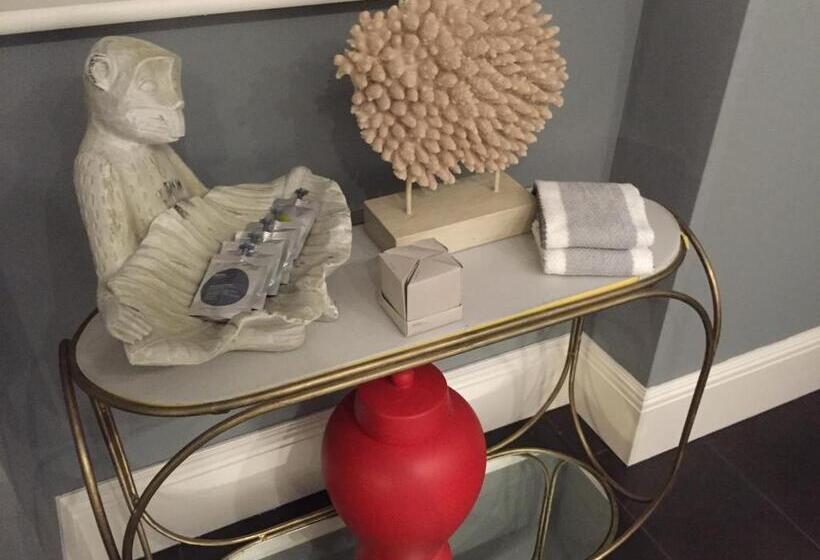 민박 Montpellier House