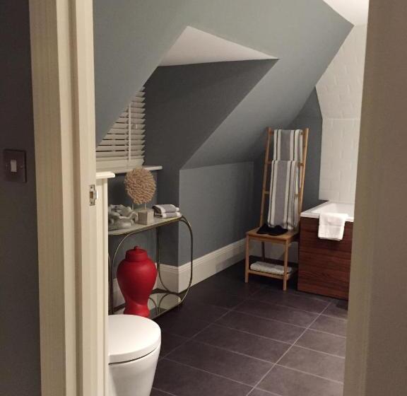 민박 Montpellier House