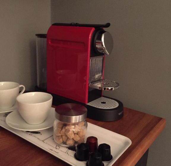 민박 Montpellier House