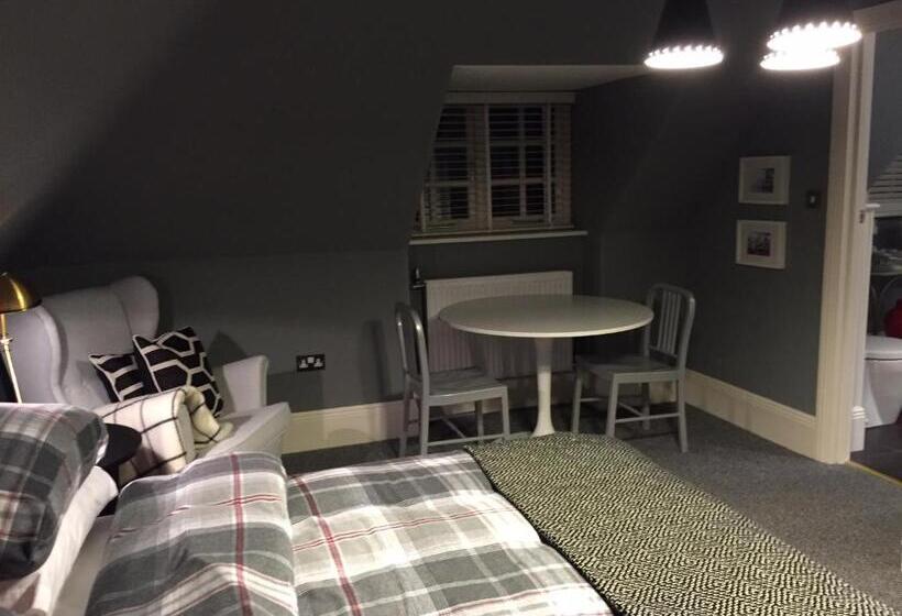 민박 Montpellier House