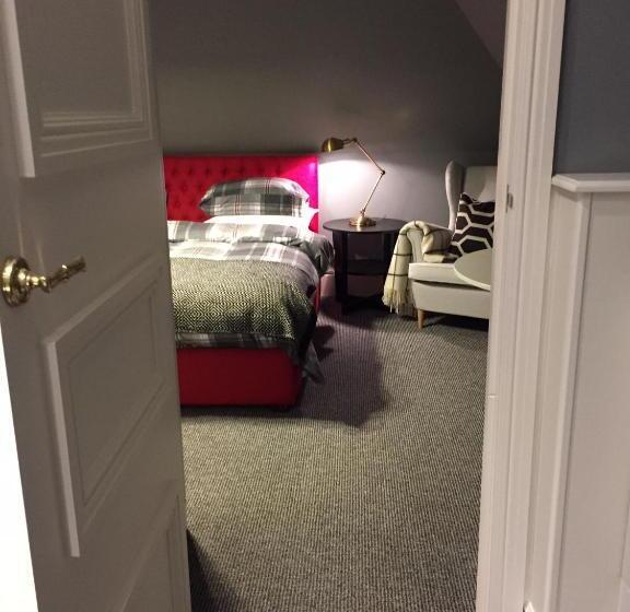 민박 Montpellier House