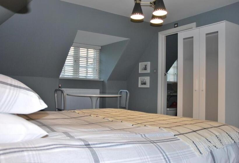 민박 Montpellier House