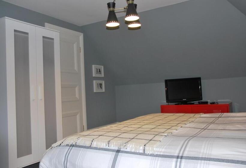 민박 Montpellier House