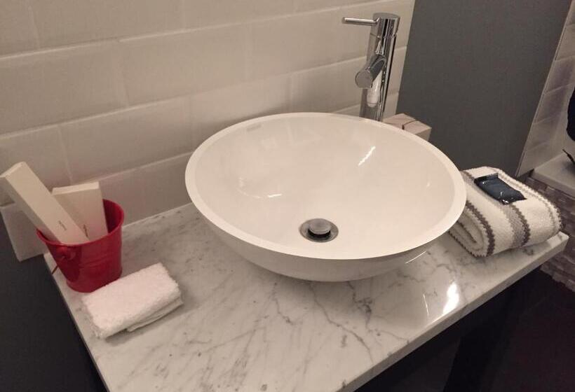 민박 Montpellier House