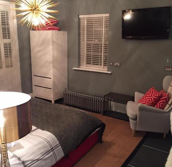 민박 Montpellier House