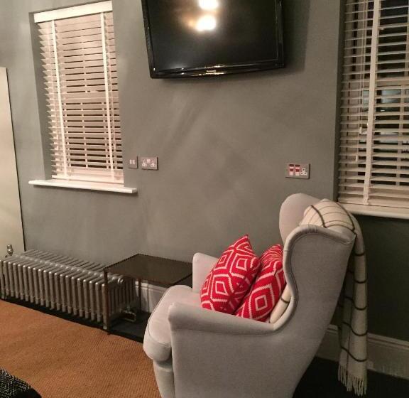 민박 Montpellier House