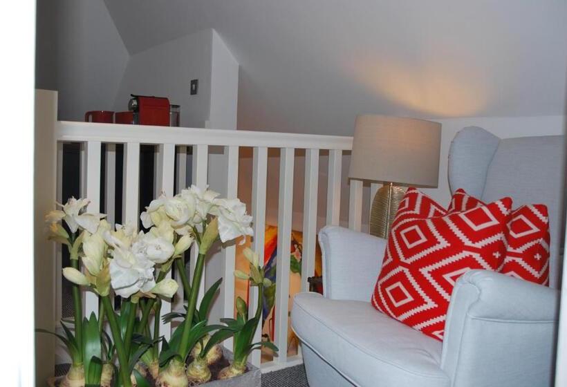 민박 Montpellier House