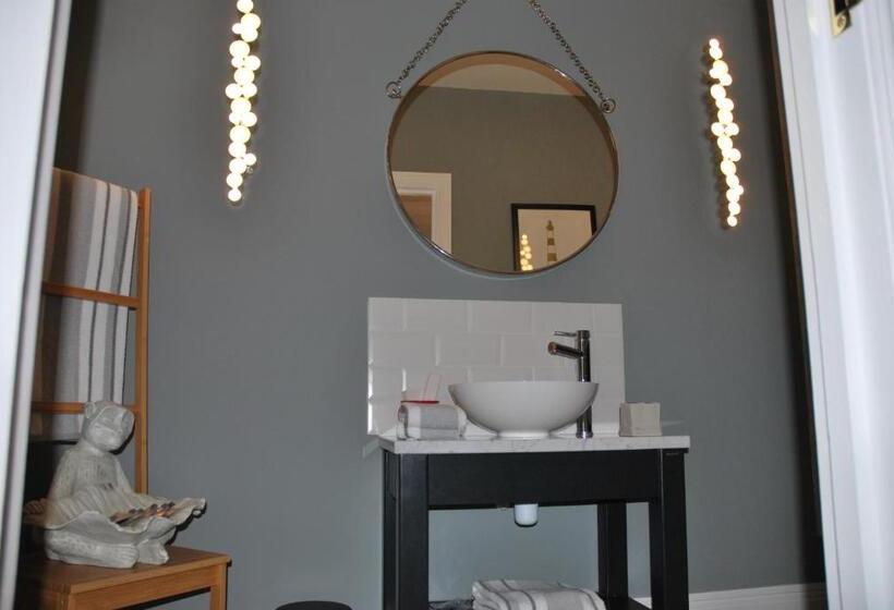 민박 Montpellier House