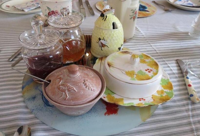 민박 Newmans Lodge