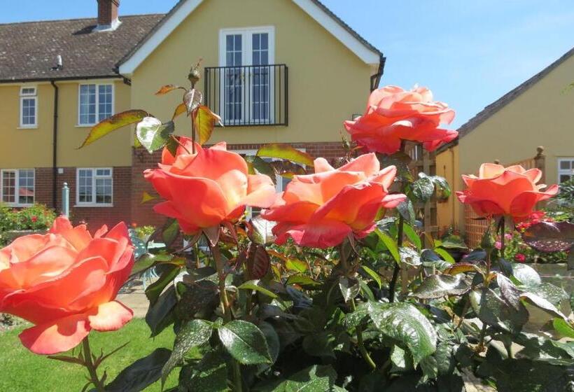 민박 Newmans Lodge