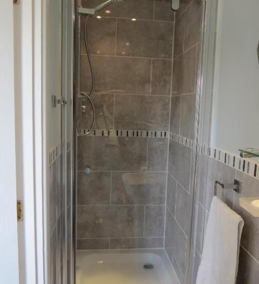 민박 Newmans Lodge