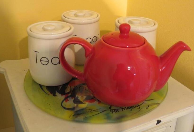 민박 Newmans Lodge