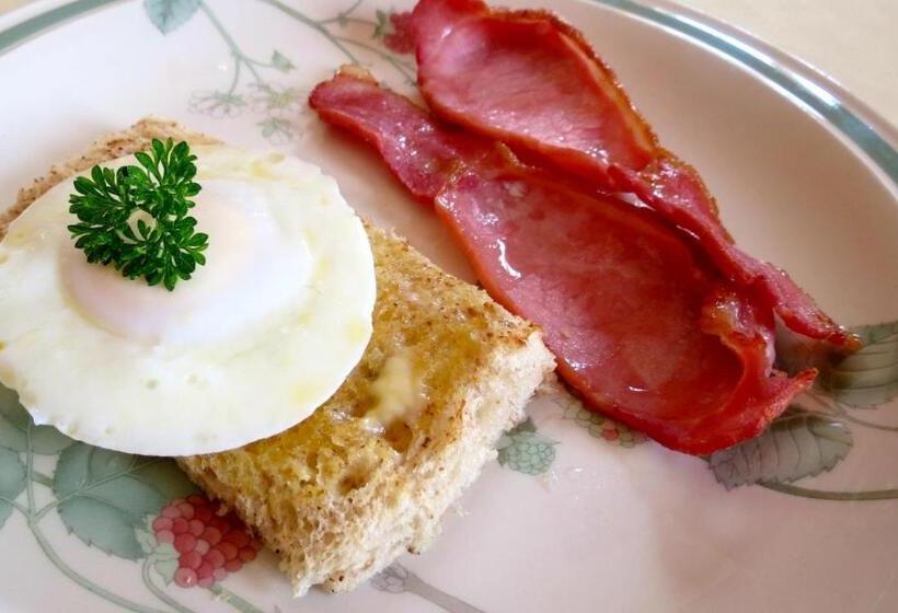 민박 Newmans Lodge