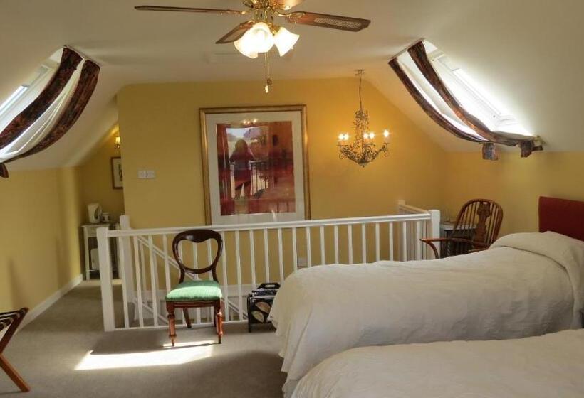 민박 Newmans Lodge