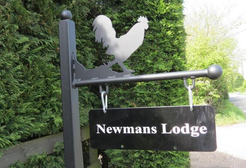 민박 Newmans Lodge