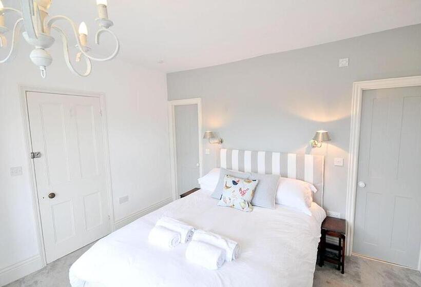 Bed and Breakfast Poplars Farm