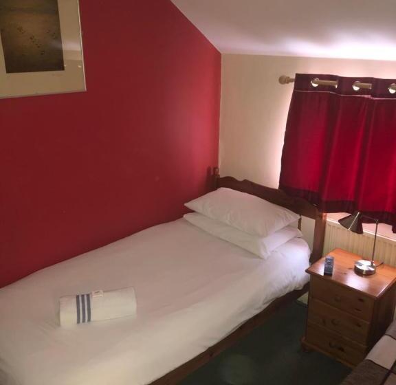 مبيت وإفطار Red Lion Accommodation