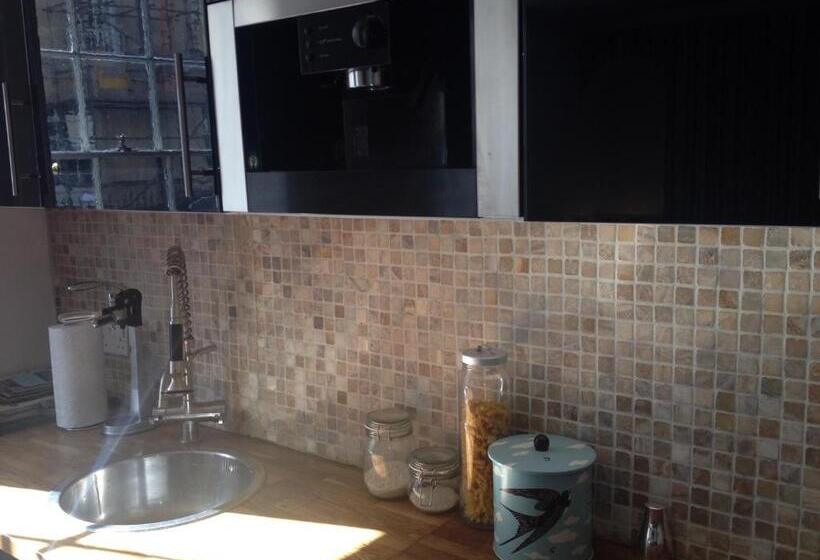 ベッドアンドブレックファースト Rivers Street 2 Bed Ground Floor Georgian Garden Apartment