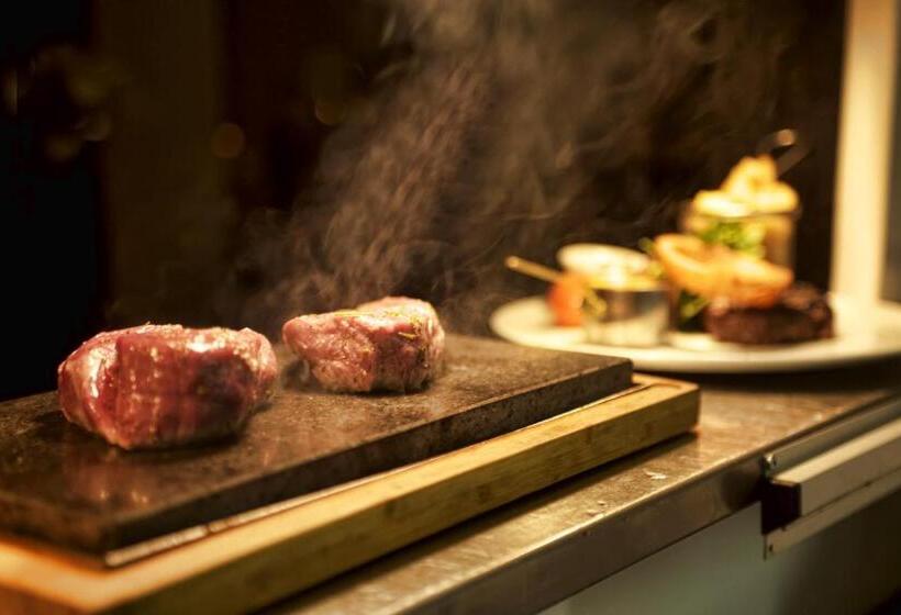 تختخواب و صبحانه Spire View At The Galleon Restaurant