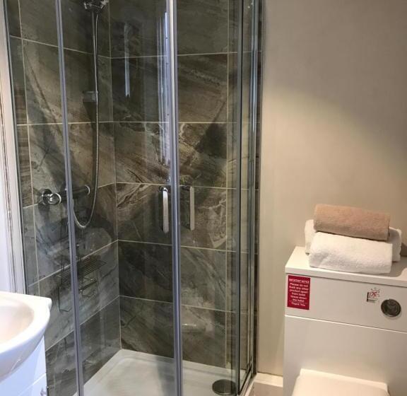 تختخواب و صبحانه Spire View At The Galleon Restaurant