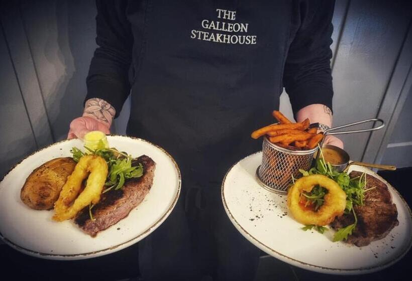 تختخواب و صبحانه Spire View At The Galleon Restaurant