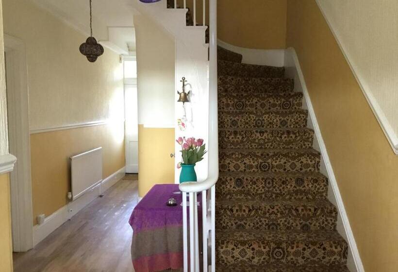 민박 The Coventry Guest House