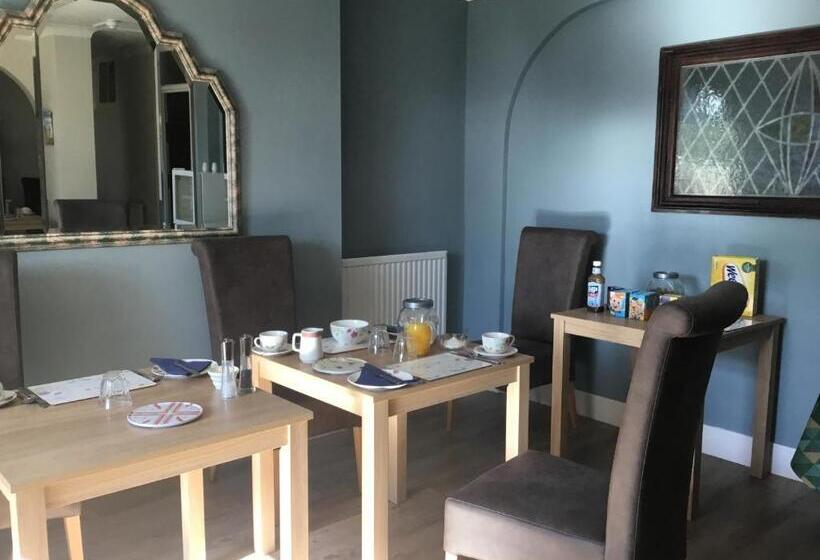 민박 The Coventry Guest House