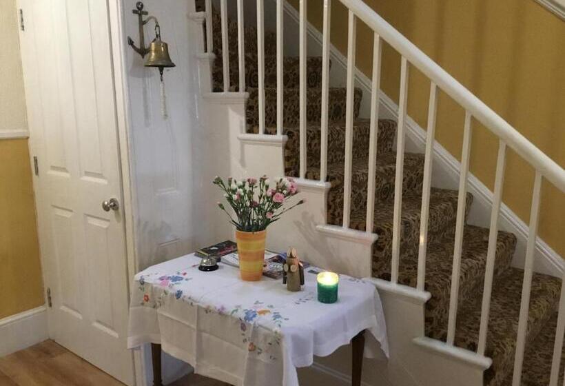 민박 The Coventry Guest House