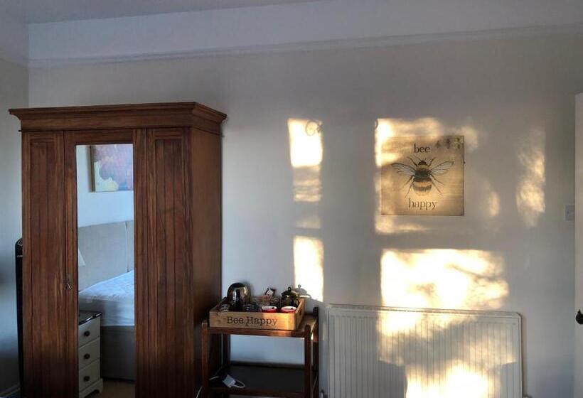 ベッドアンドブレックファースト The Hive At 52