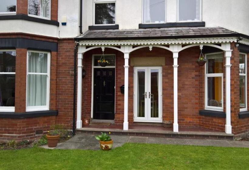 ベッドアンドブレックファースト The Hive At 52