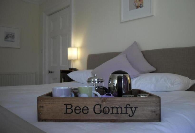 ベッドアンドブレックファースト The Hive At 52