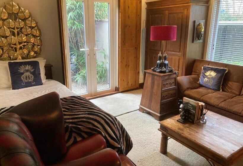 צימר The Lodge At Ruddington