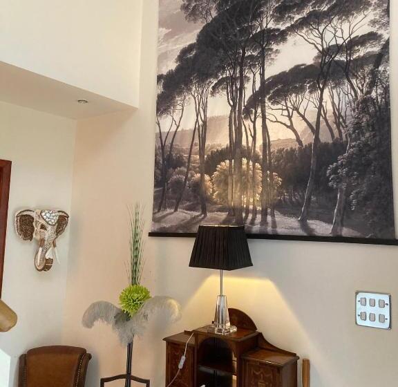 צימר The Lodge At Ruddington