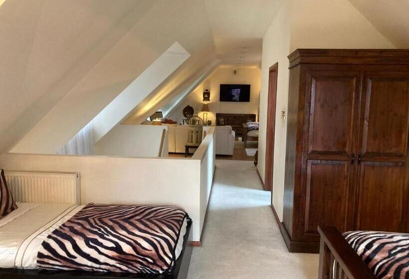 צימר The Lodge At Ruddington