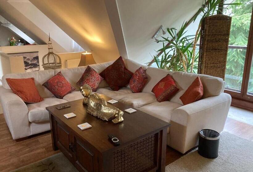 צימר The Lodge At Ruddington