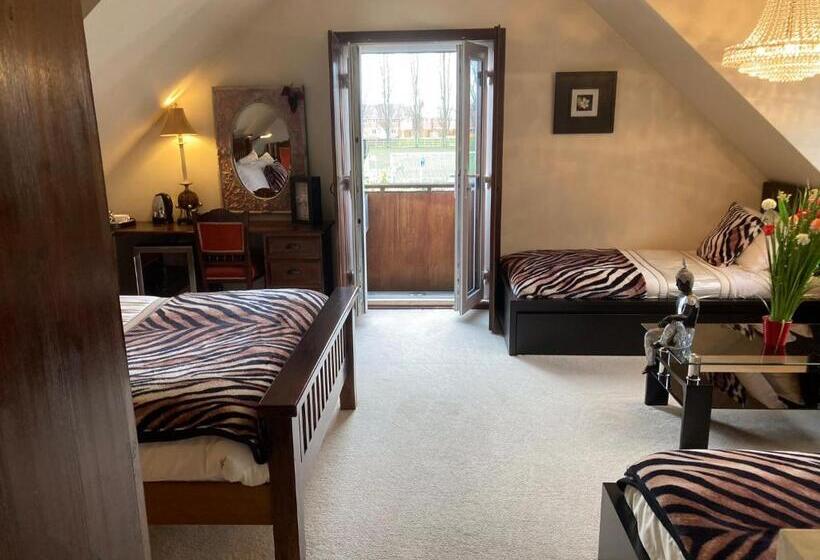 צימר The Lodge At Ruddington