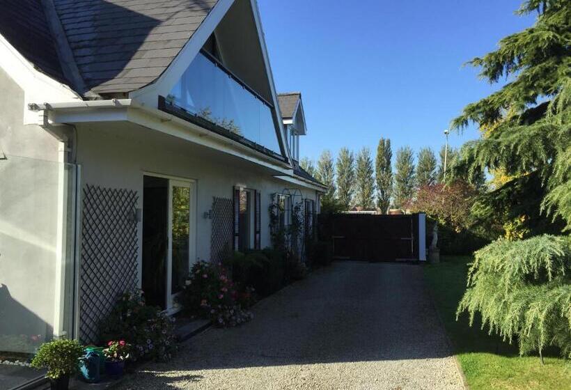 צימר The Lodge At Ruddington