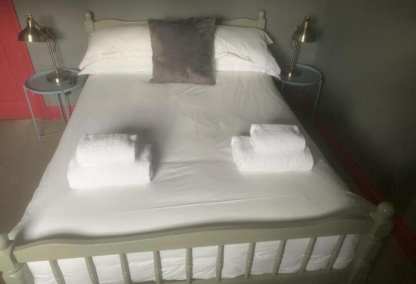 تختخواب و صبحانه The Manners Pub With Rooms