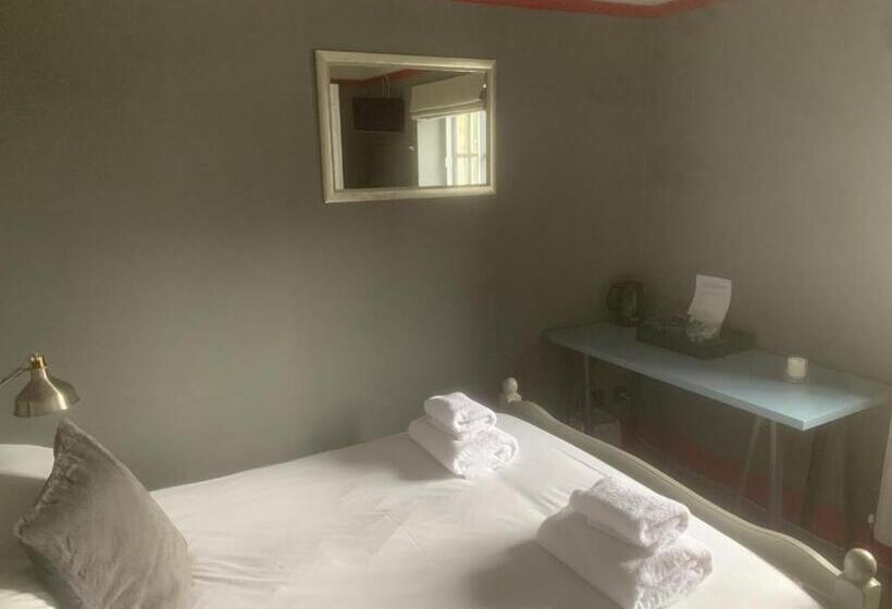 تختخواب و صبحانه The Manners Pub With Rooms