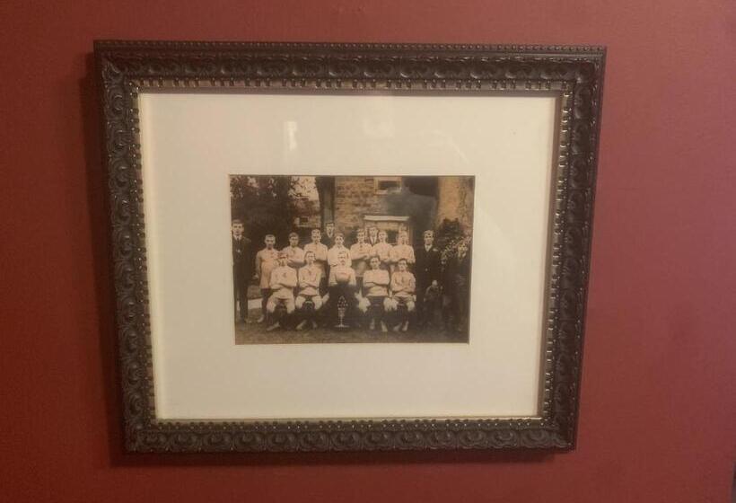 تختخواب و صبحانه The Manners Pub With Rooms