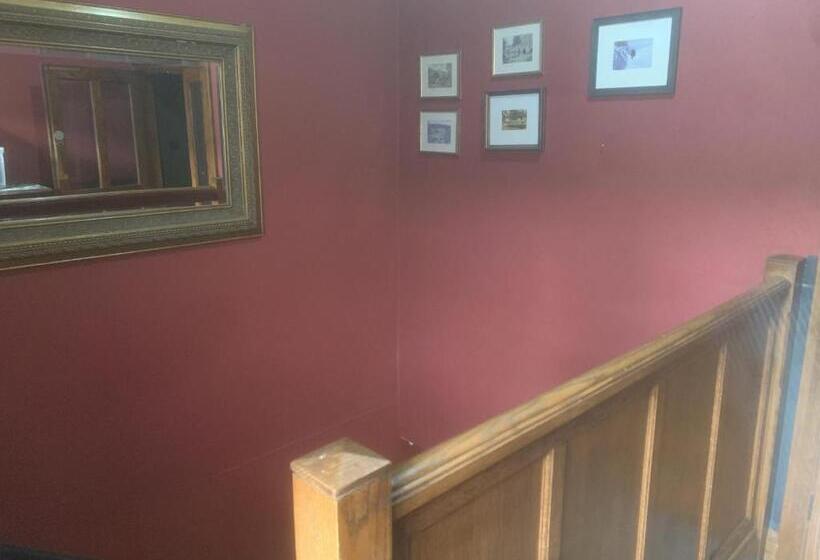 تختخواب و صبحانه The Manners Pub With Rooms