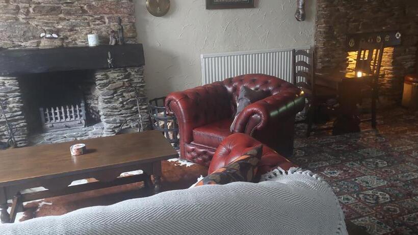 ベッドアンドブレックファースト The Poplars Guest House